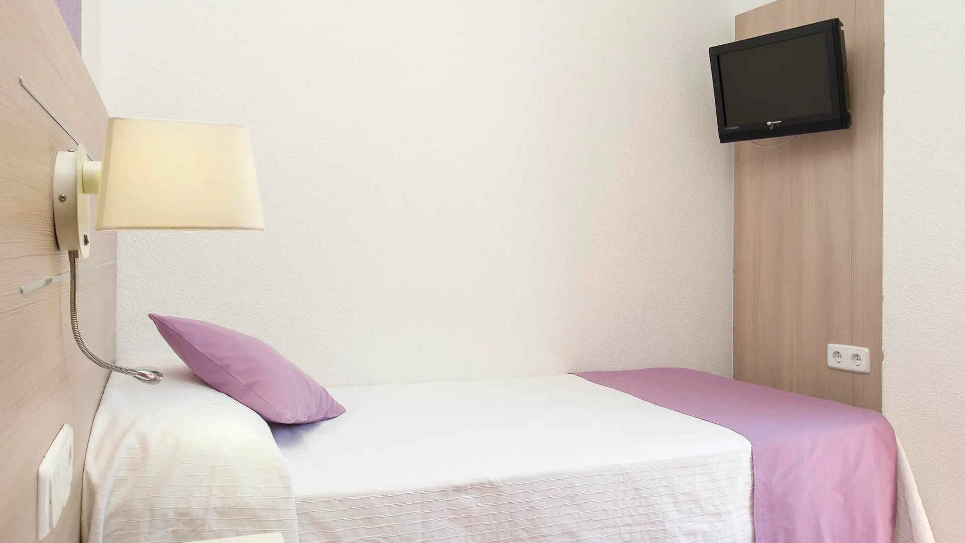Hostal Adelino Sant Antoni de Portmany Hotel