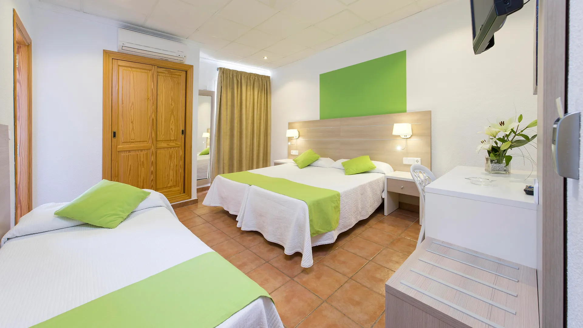 Hotel Hostal Adelino San Antonio