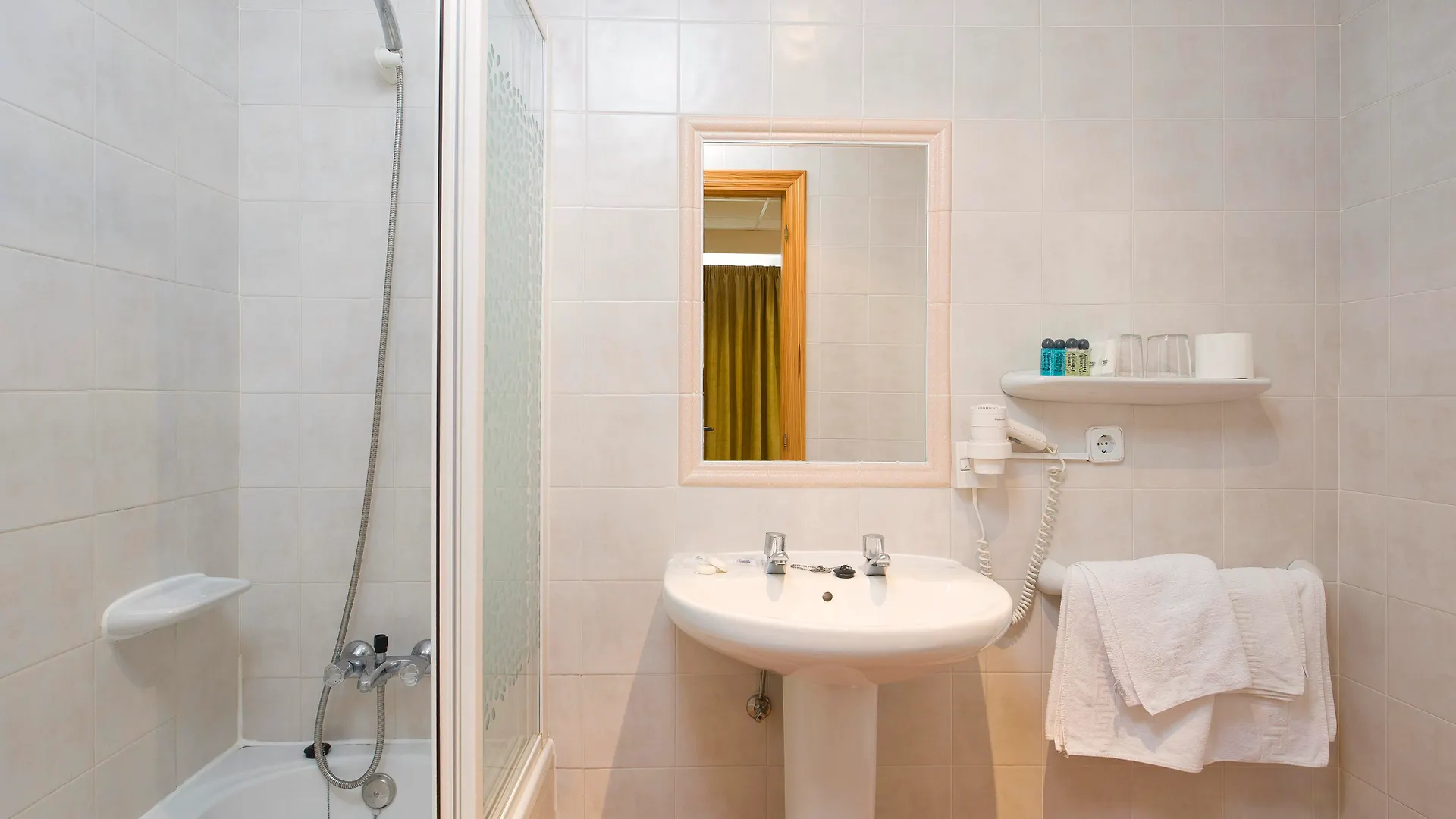 Hostal Adelino San Antonio  0*, San Antonio (Ibiza)