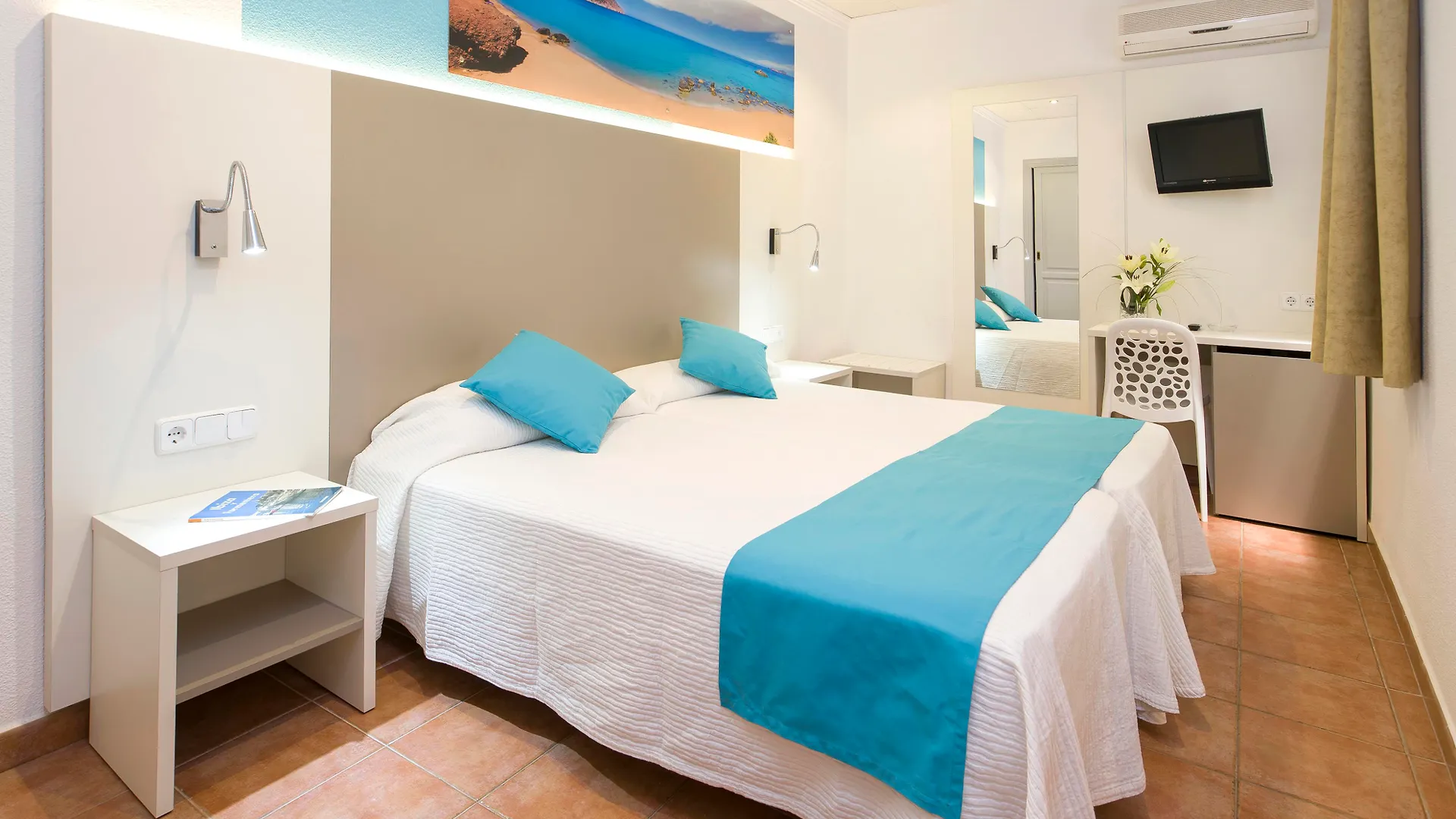 Hostal Adelino San Antonio  0*, San Antonio (Ibiza)
